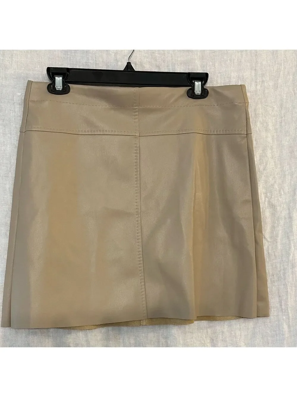 Max Studio Women’s Faux Leather Mini Skirt Bone color Size Large NWOT